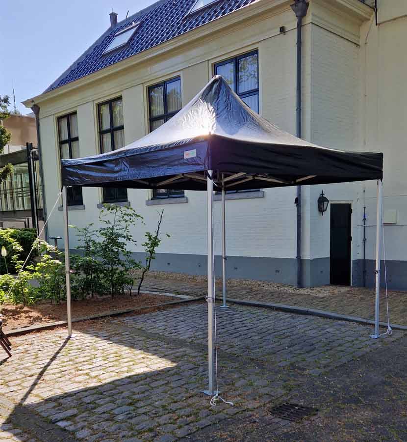 tentdak-zwart